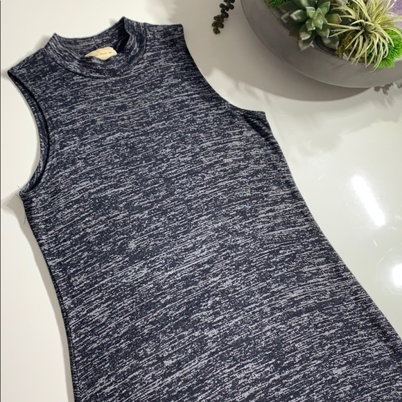 Enough about me Sleeveless mock neck fitted midi dress medium - Picture 4 of 8